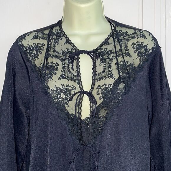 Vtg 70s Formfit Rogers black lace nightgown & robe - Picture 2 of 12